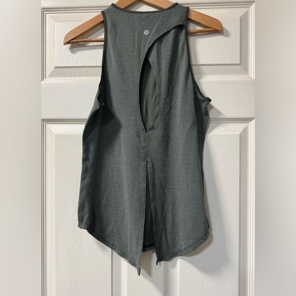 Lululemon tank top